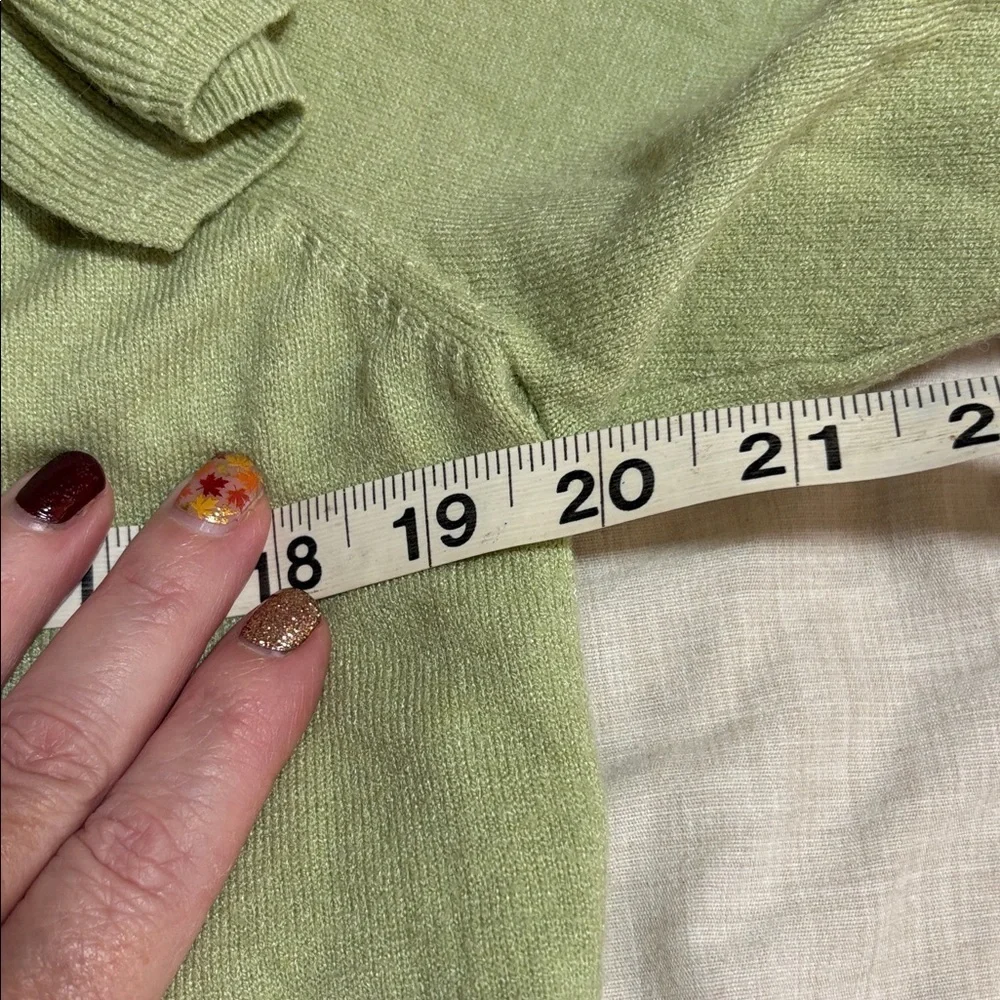 Truth Women’s Light Green V-Neck Sweater L - Picture 9 of 9